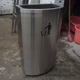 東莞商場(chǎng)D形室內(nèi)不銹鋼垃圾桶采購(gòu)案例