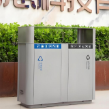 廣場上的文明坐標戶外噴粉金屬兩分類垃圾桶的城市使命